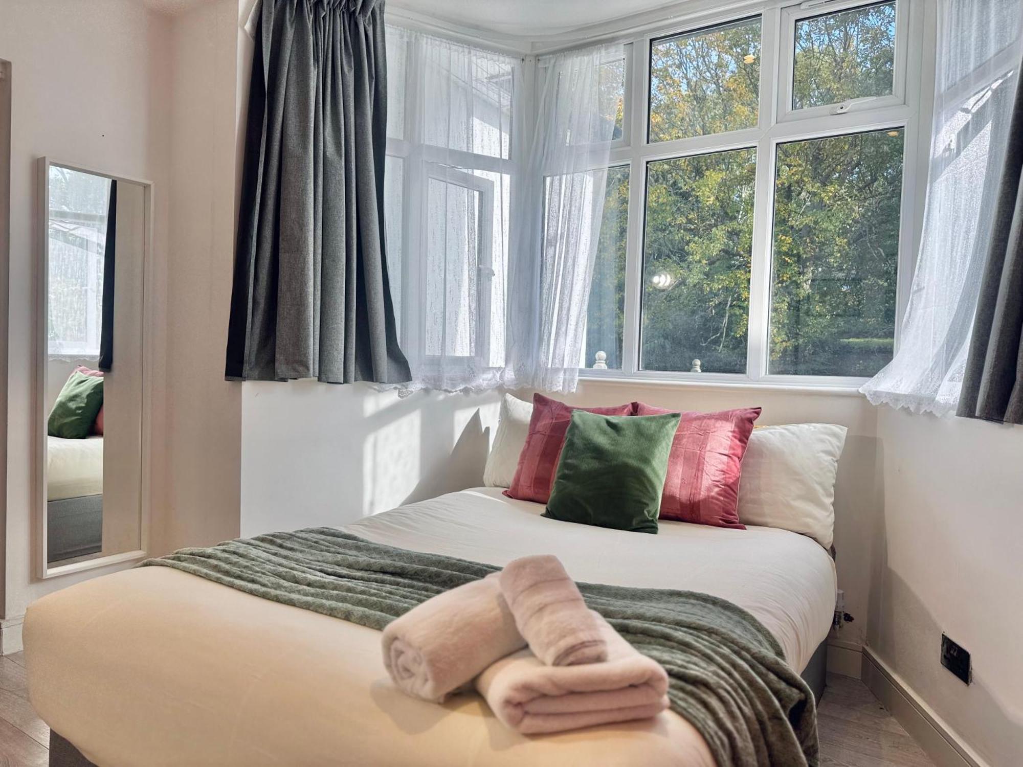 En-Suites With Free Parking 30Min To Central 伦敦 外观 照片